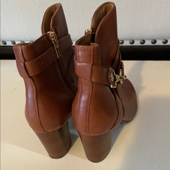 ISOLA COLLEN HEELED LEATHER ANKLE BOOTIE - Picture 2 of 4